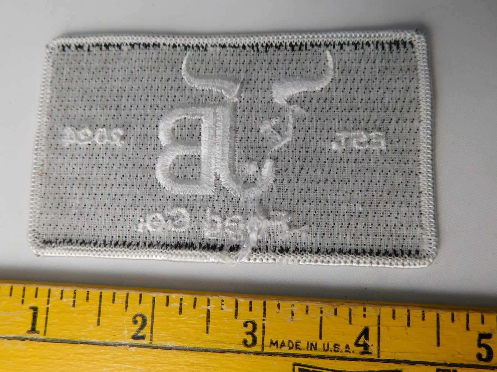 JB FEED COMPANY VINTAGE PATCH HAT BADGE CATTLE FARM AGRICULTURE ADVERTISING