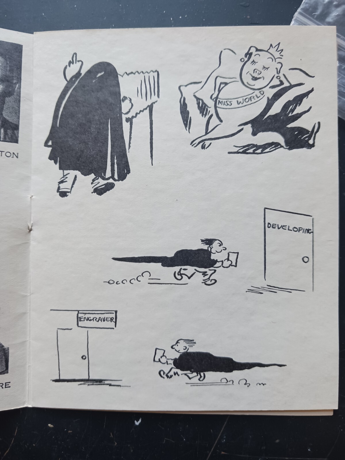 VINTAGE Christmas Card/ Booklet POLAND-CHINA World Staff