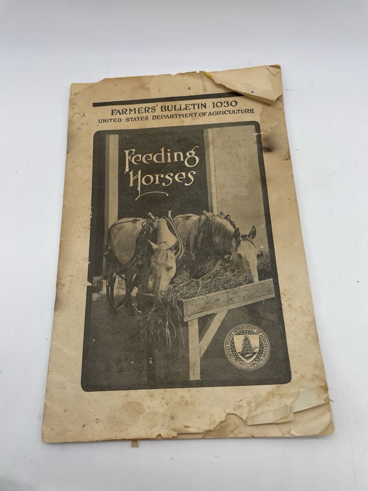 1916 US Department of Agriculture Farmers Bulletin #1030 Feeding Horses