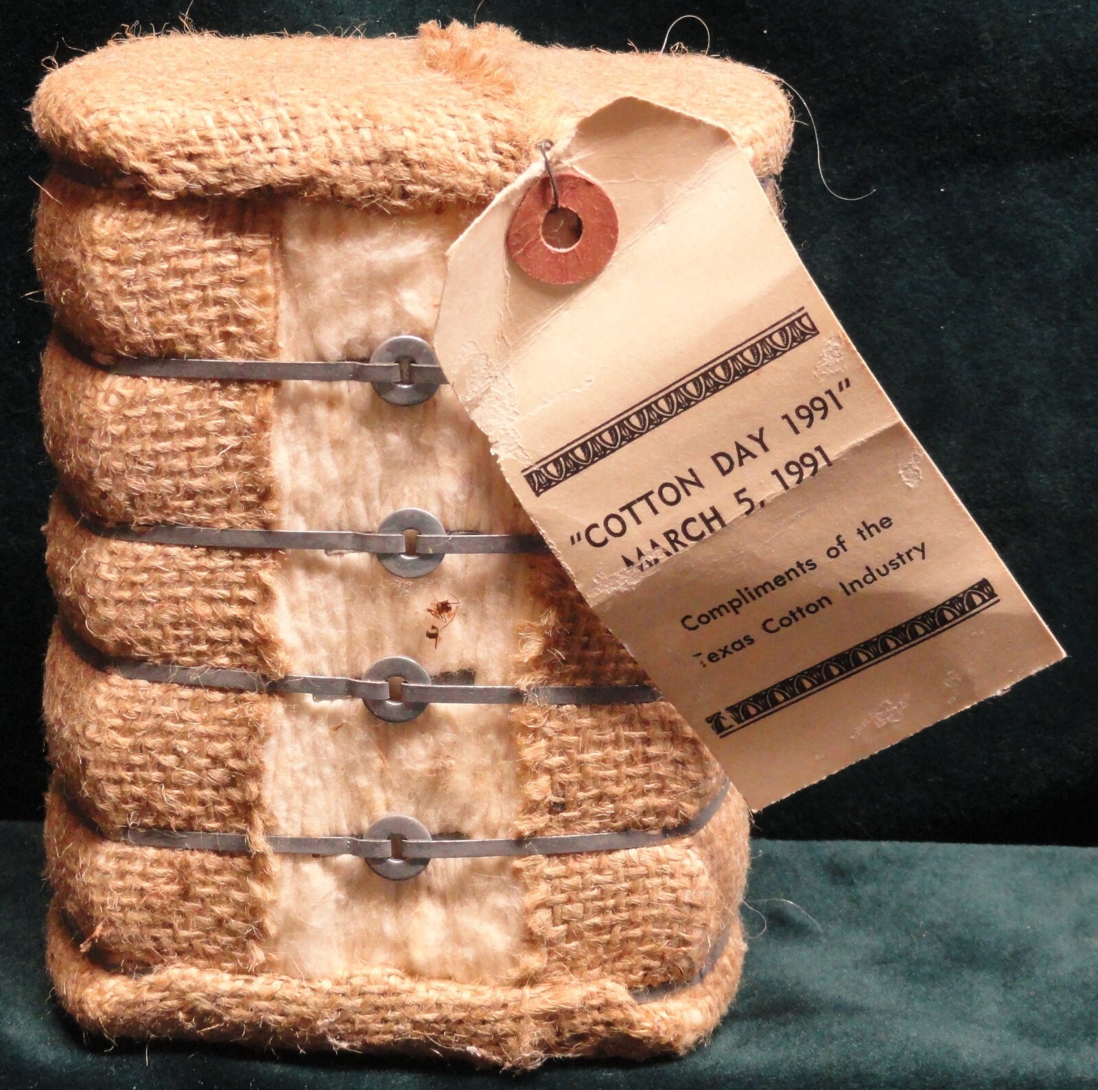 Vintage Miniature Souvenir « Cotton Day 1991 » Texas Cotton Bale — LOOK