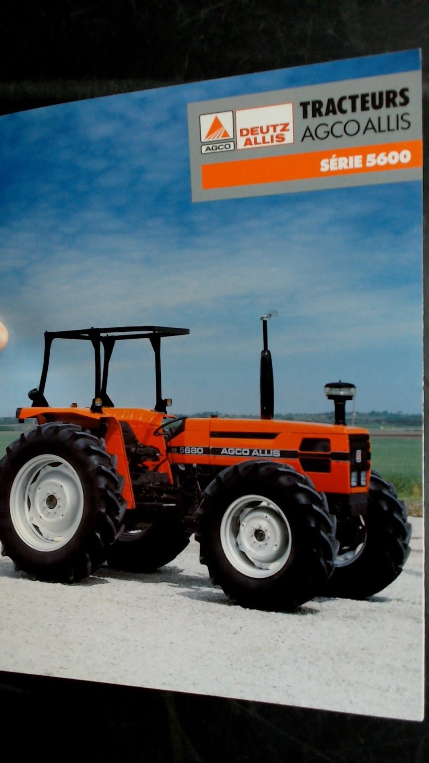 Deutz-Allis Série 5600 Tractor Brochure French Agriculture Vintage