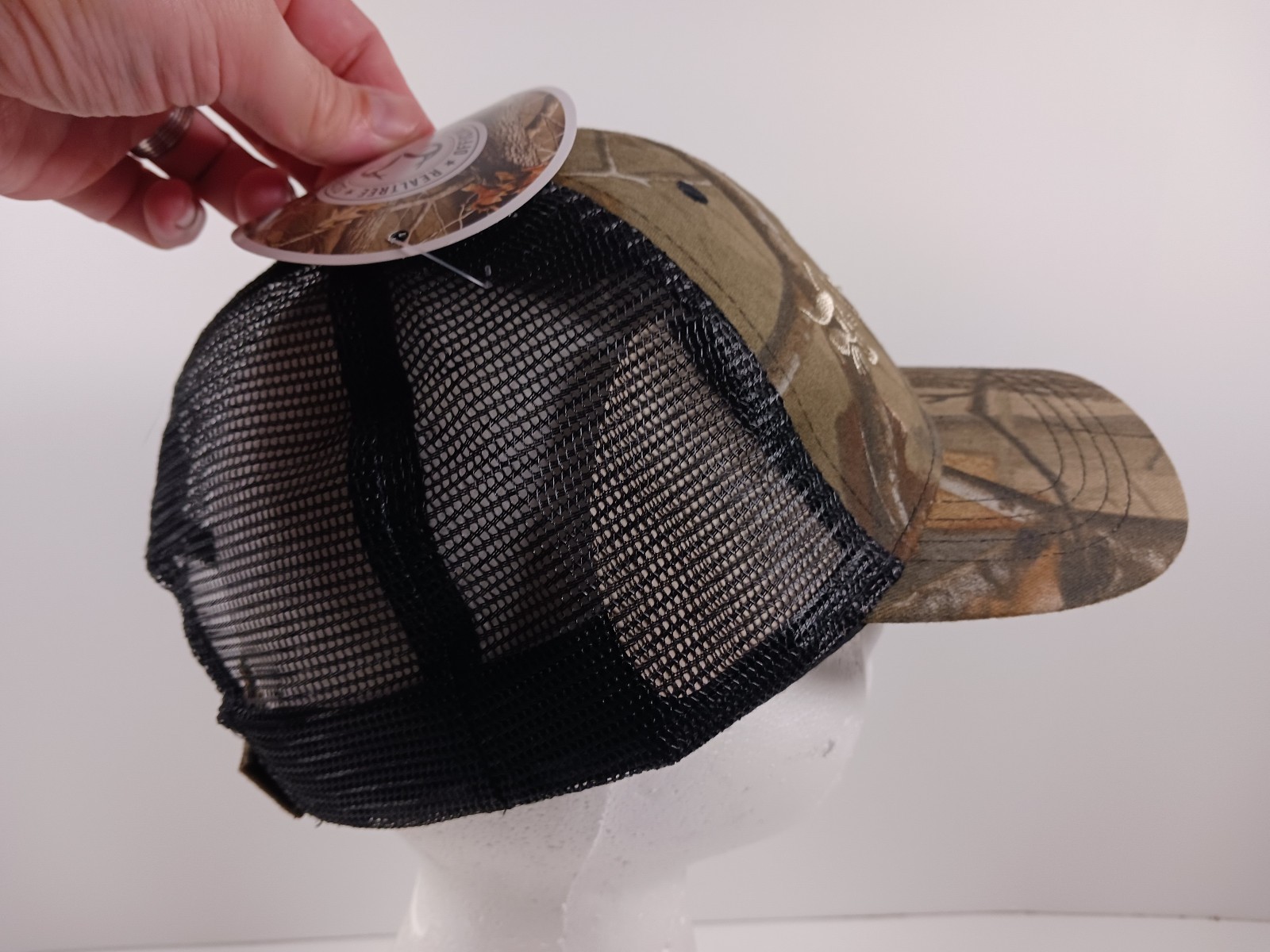 Bobcat Mesh Trucker Hat Cap RealTree Hardwoods Camouflage Camo Black – New
