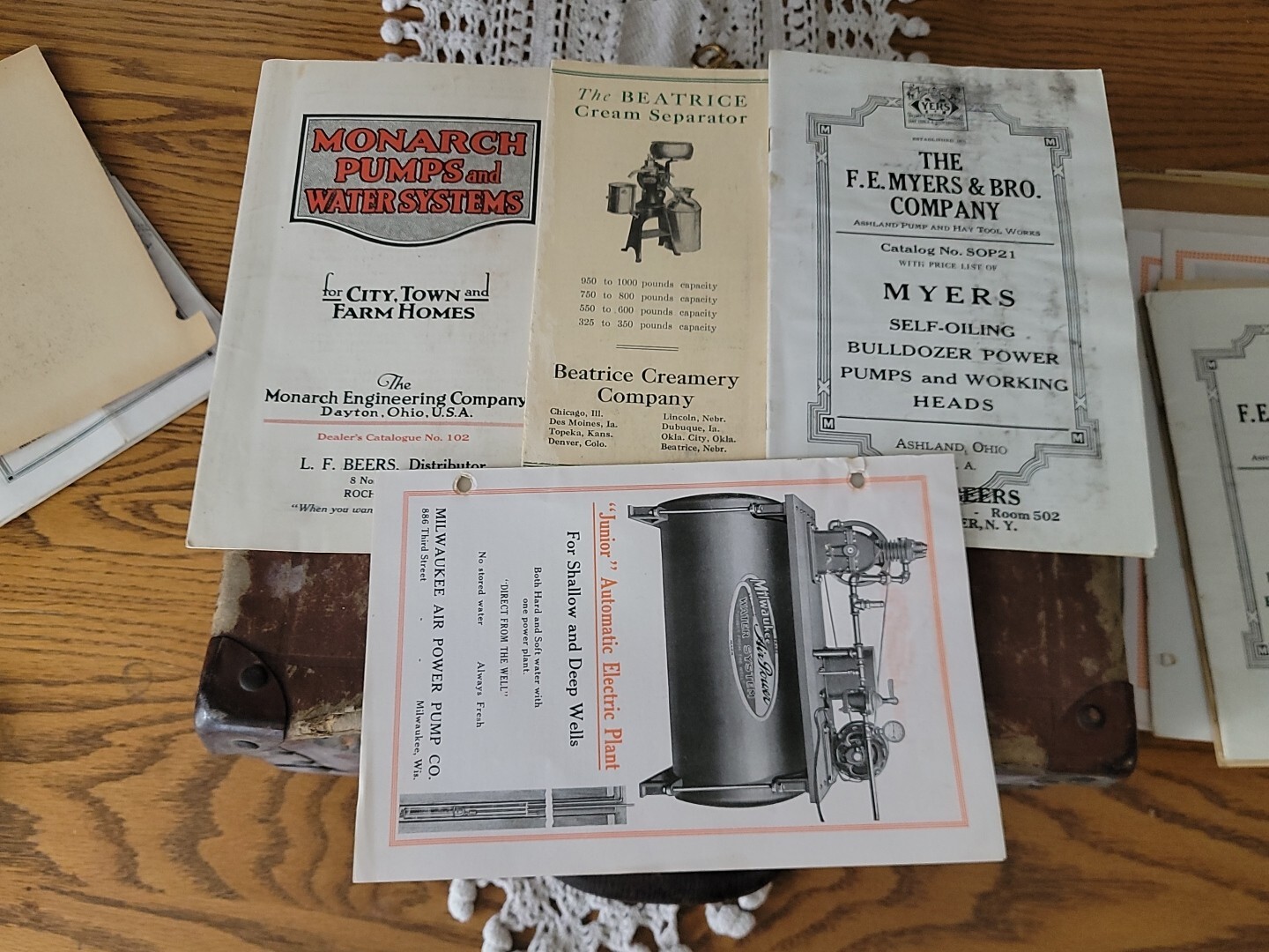 1909 Salesman&rsquo;s Suitcase Farm Dairy Pumps Equipment Cream Separator Pamphlets