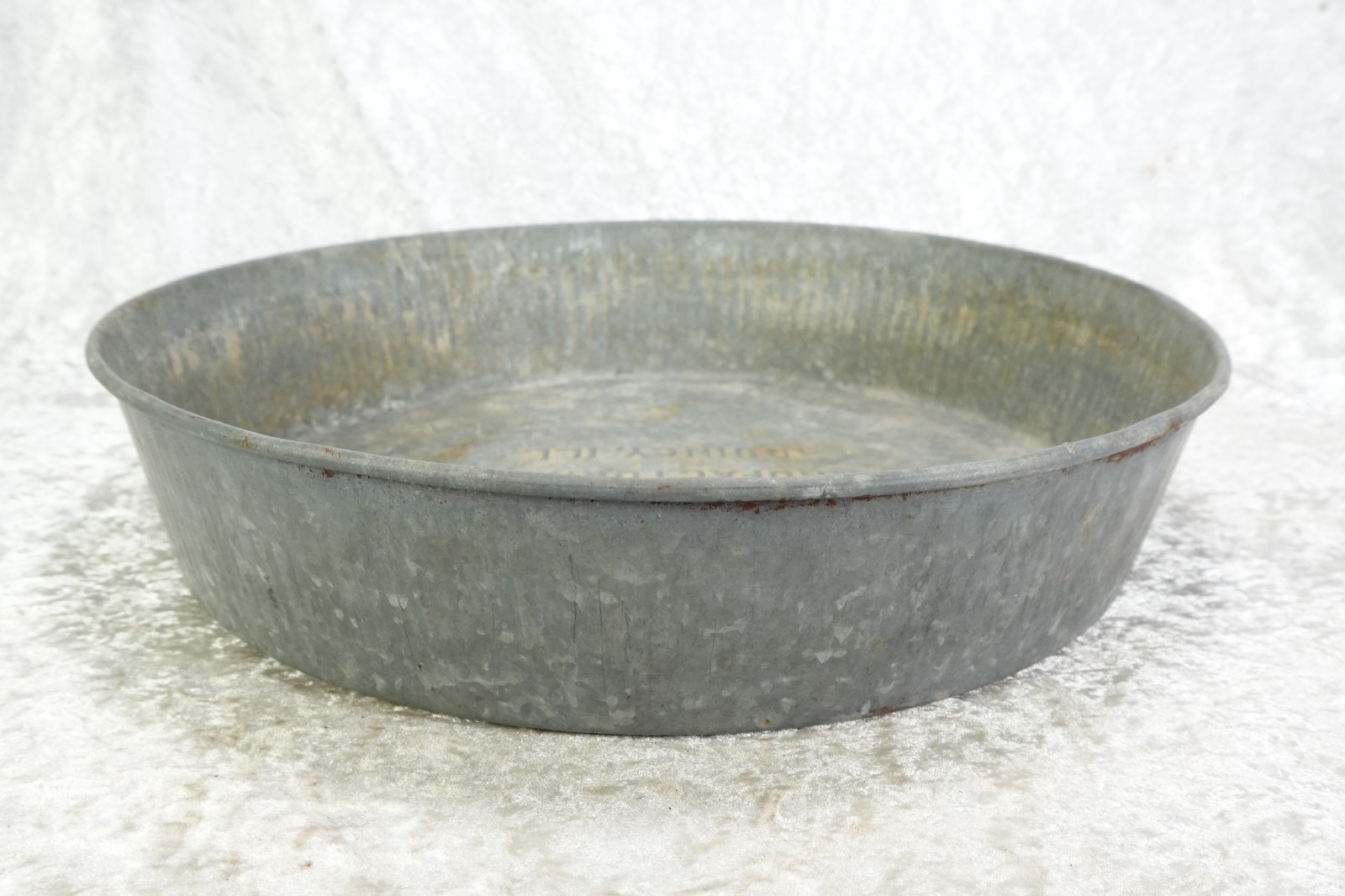 Vintage Brower Manufacturing Co. Quincy, IL 16 3/4&Prime; Galvanized Chicken Feed Pan