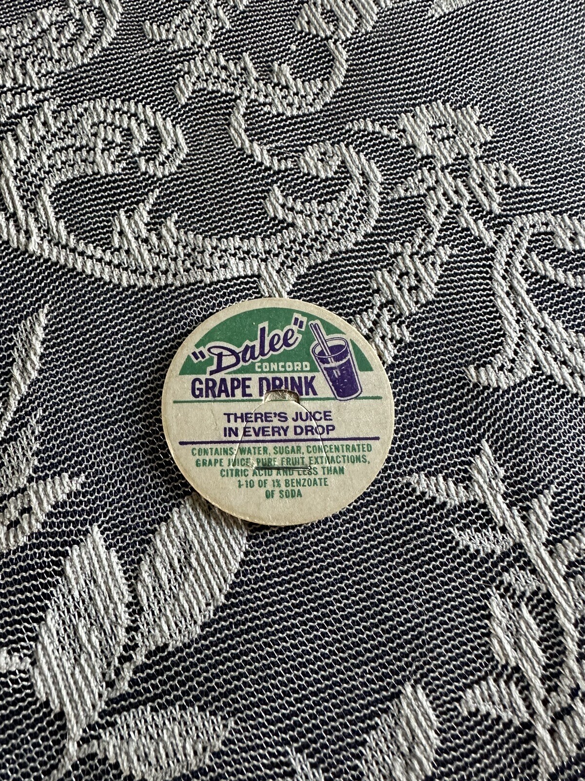 MILK BOTTLE CAP DALEE CONCORD GRAPE DRINK SODA CAP
