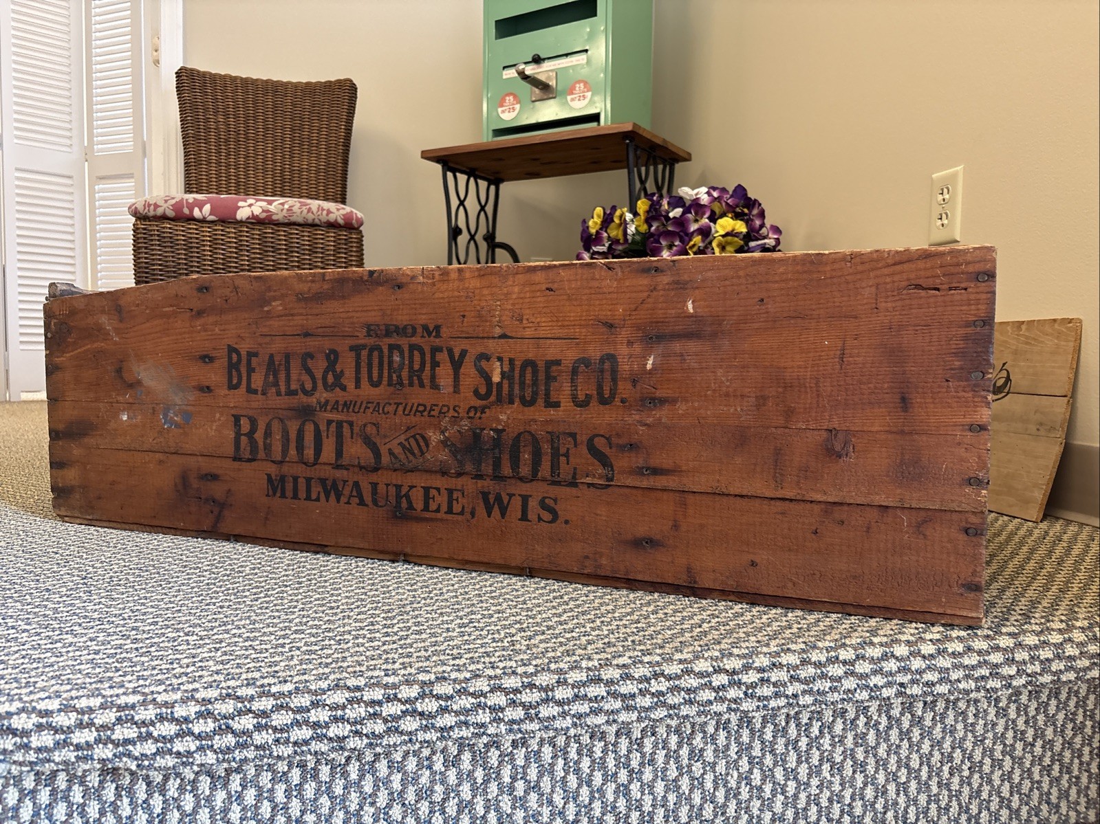 XL Antique Wooden Crate Beals & Torrey Shoe Co. Milwaukee Wisconsin Boot Box