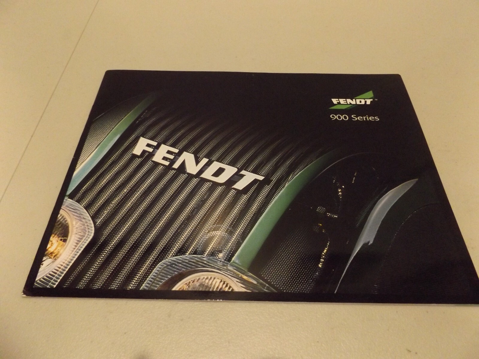FENDT 900 SERIES TRACTORS, LIT # FT01494 (02) 10)