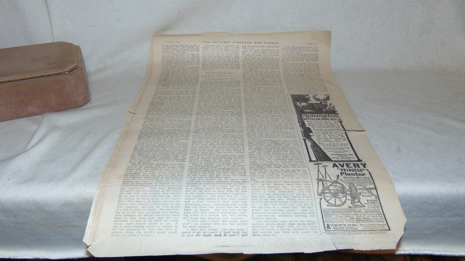 1911 REMINGTON AUTOLOADING RIFLE AND AVERY PLANTER AND OTHER ADVERTISING