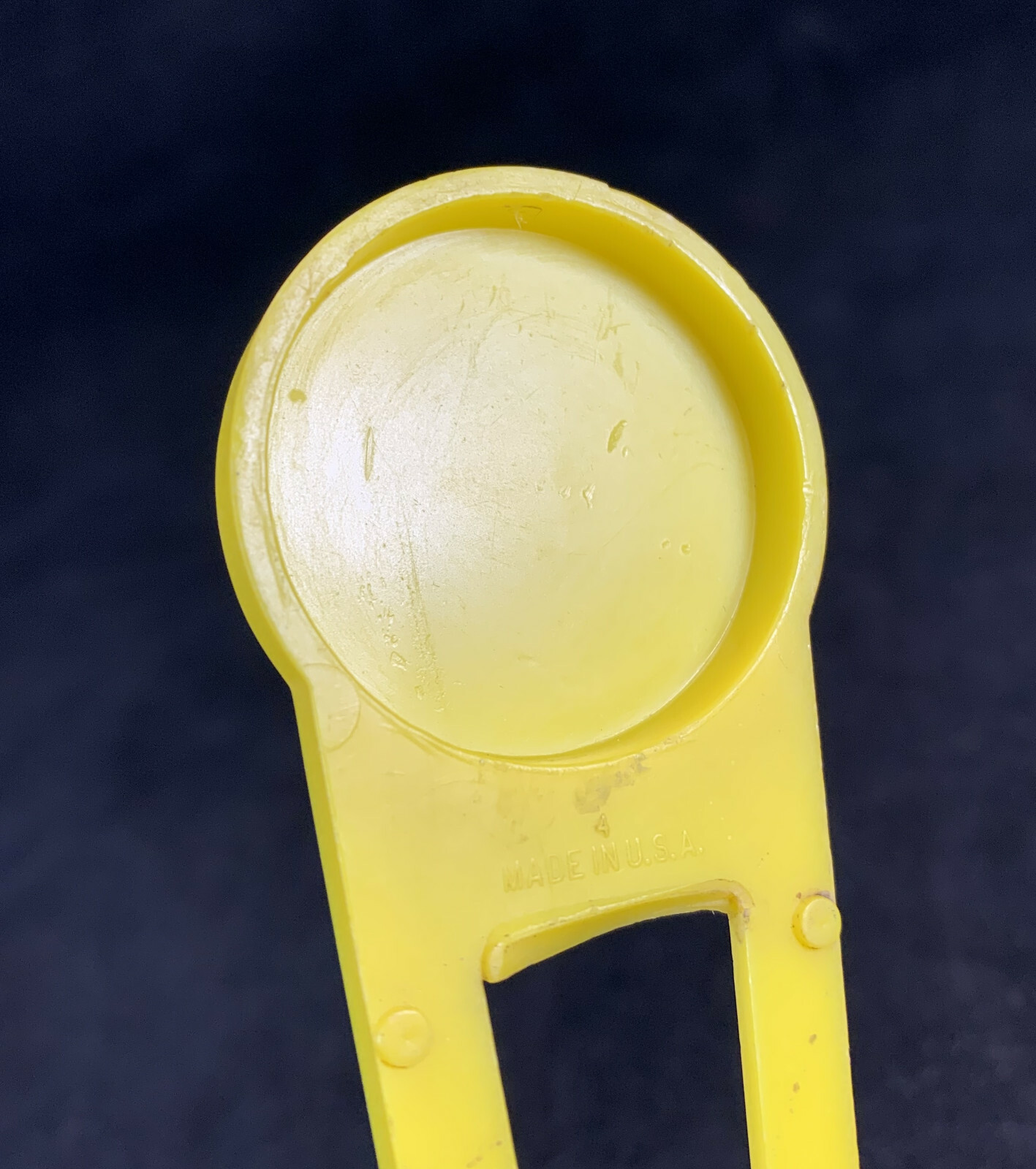 Heinold Hog Market Yellow Plastic Vintage Ice Scraper Marengo Illinois 1957 USA