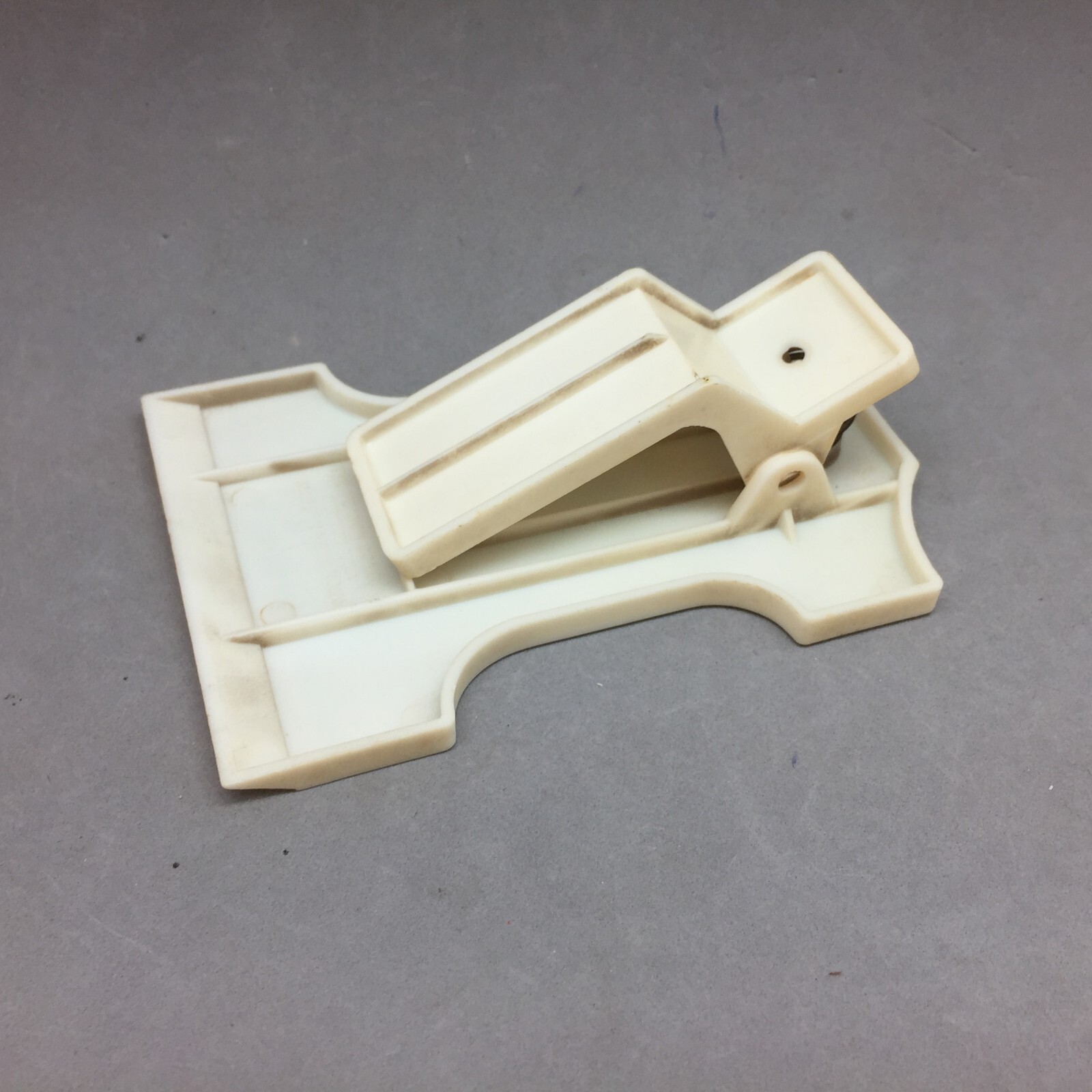 Maple Park Grain Supply Illinois Clip Plastic Advertising 4 3/4&Prime; Metal Spring HK