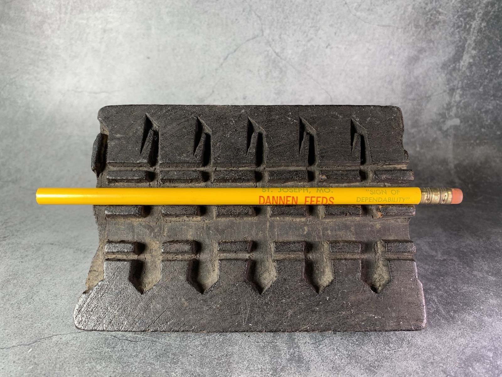 Dannen Mills, Dannen Feeds – St. Joseph, MO | Vintage Advertising Pencil