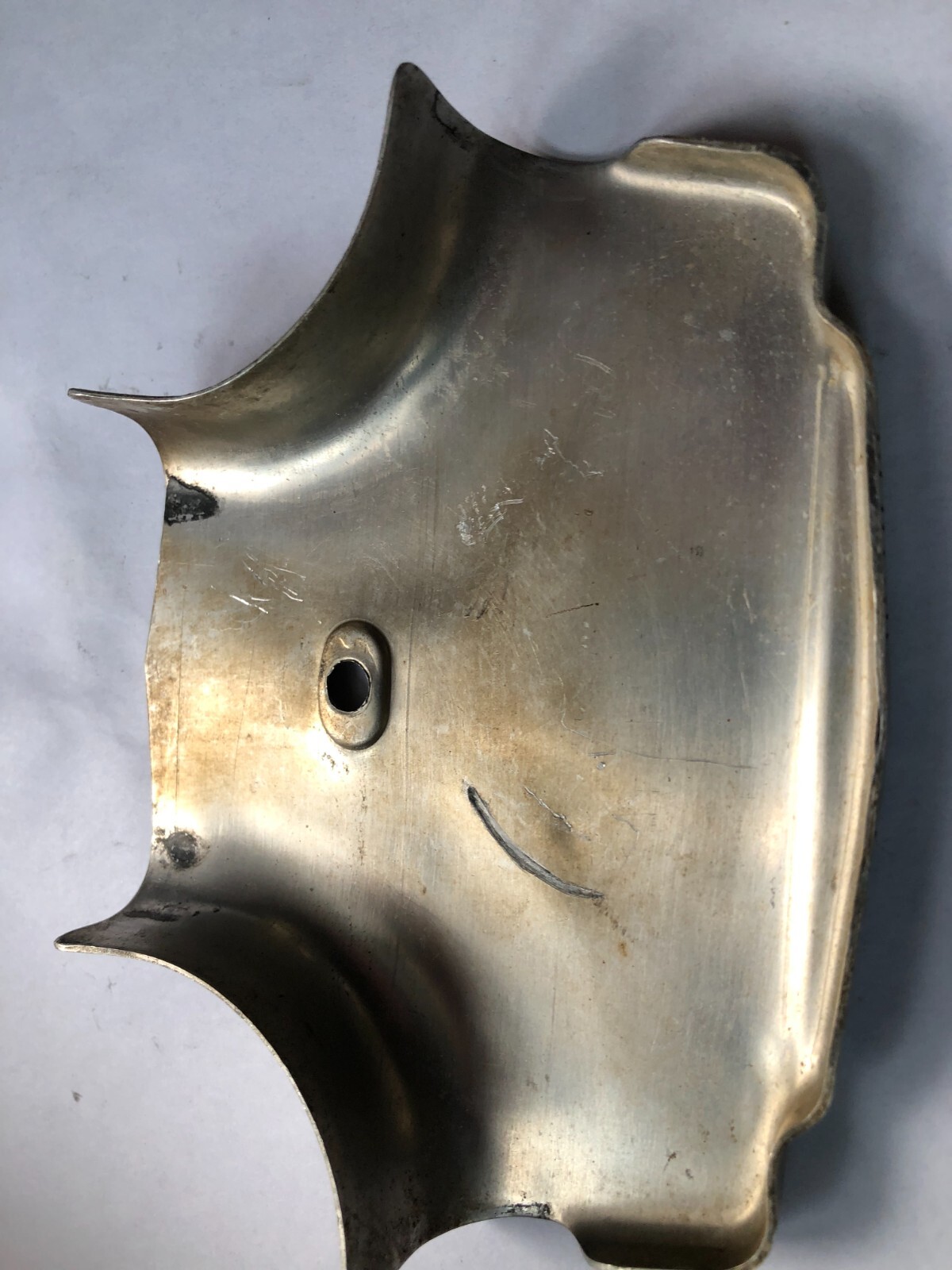 TORO Metal Marker for a Lawn Mower with the words « Clutch & Throttle » on top