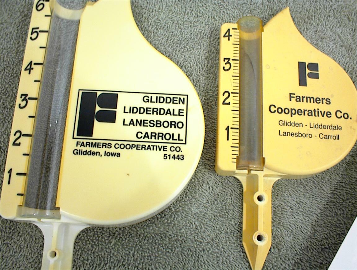 VINTAGE RAIN GAUGE FARMERS COOPERATIVE CO. GLIDDEN LIDDERDALE LANESBORO CARROLL