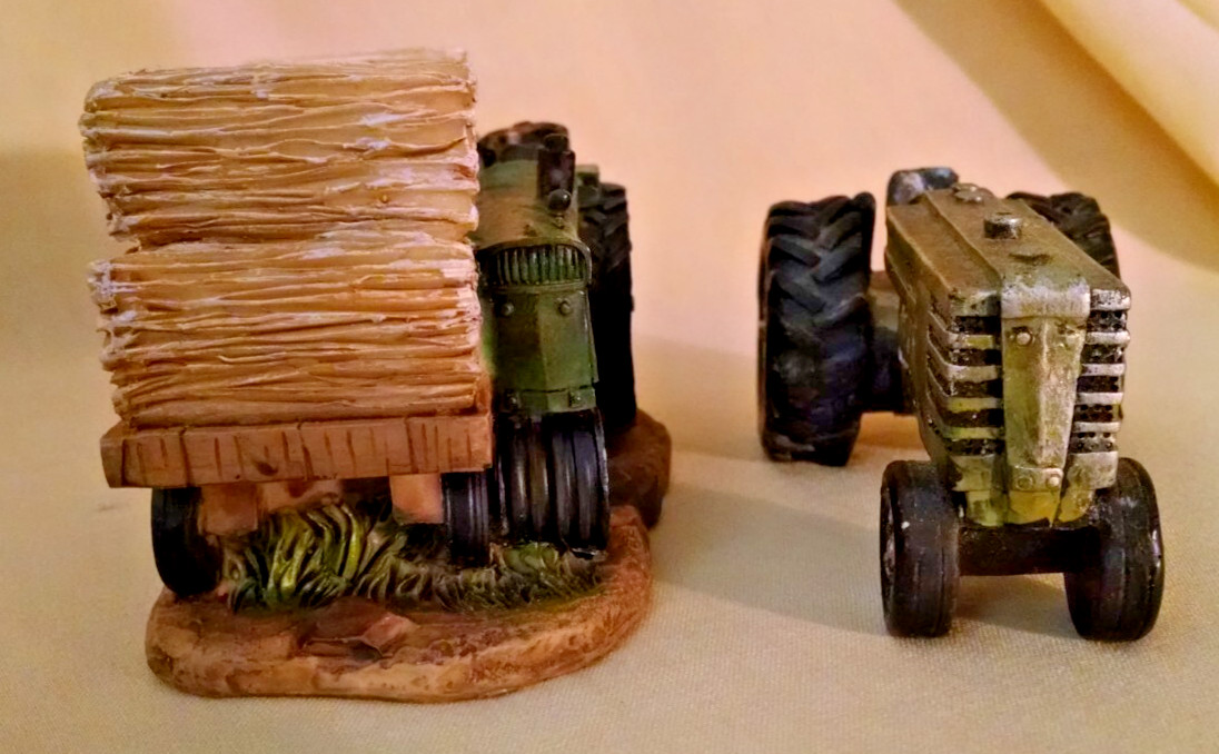 TRACTOR LOT RESIN FIGURE FIGURINE HAY WAGON GREEN SILVER MAYRICH CO CHINA.
