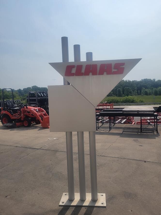 Claas Stand Up Sign Double Sided Aluminum 99&Prime;x58&Prime;x8&Prime;