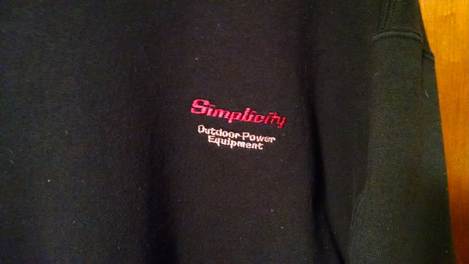 SIMPLICITY OUTDOOR POWER EQUIPMENT SWEATSHIRT MEN&rsquo;S LARGE **PRE-OWNED**