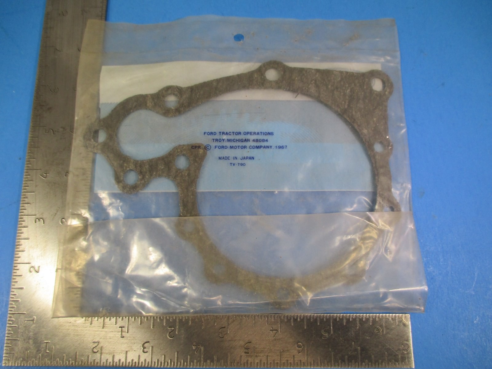 Ford Tractor Parts Gasket Part # 3937562 NOS New in Package NOS1