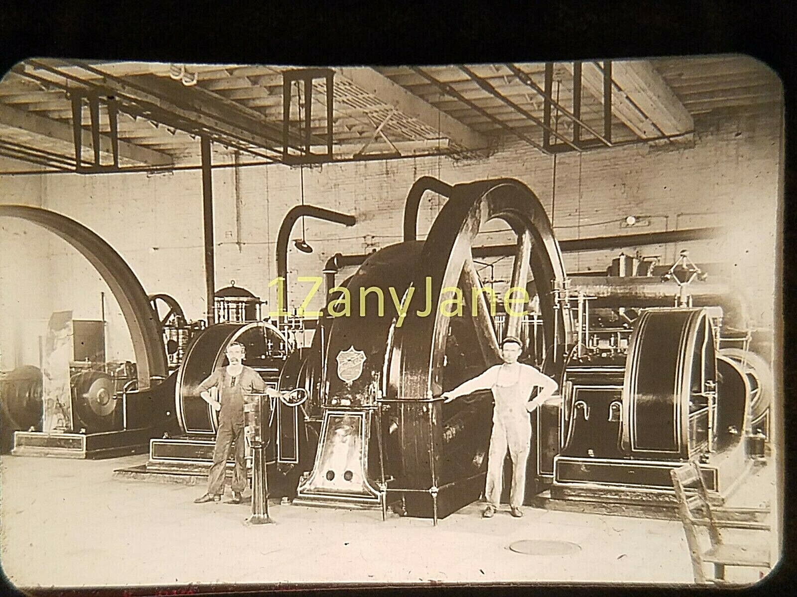 AC0309 35mm Slide of an ALLIS CHALMERS MEDIA BIG STEAM WORKERS POSING