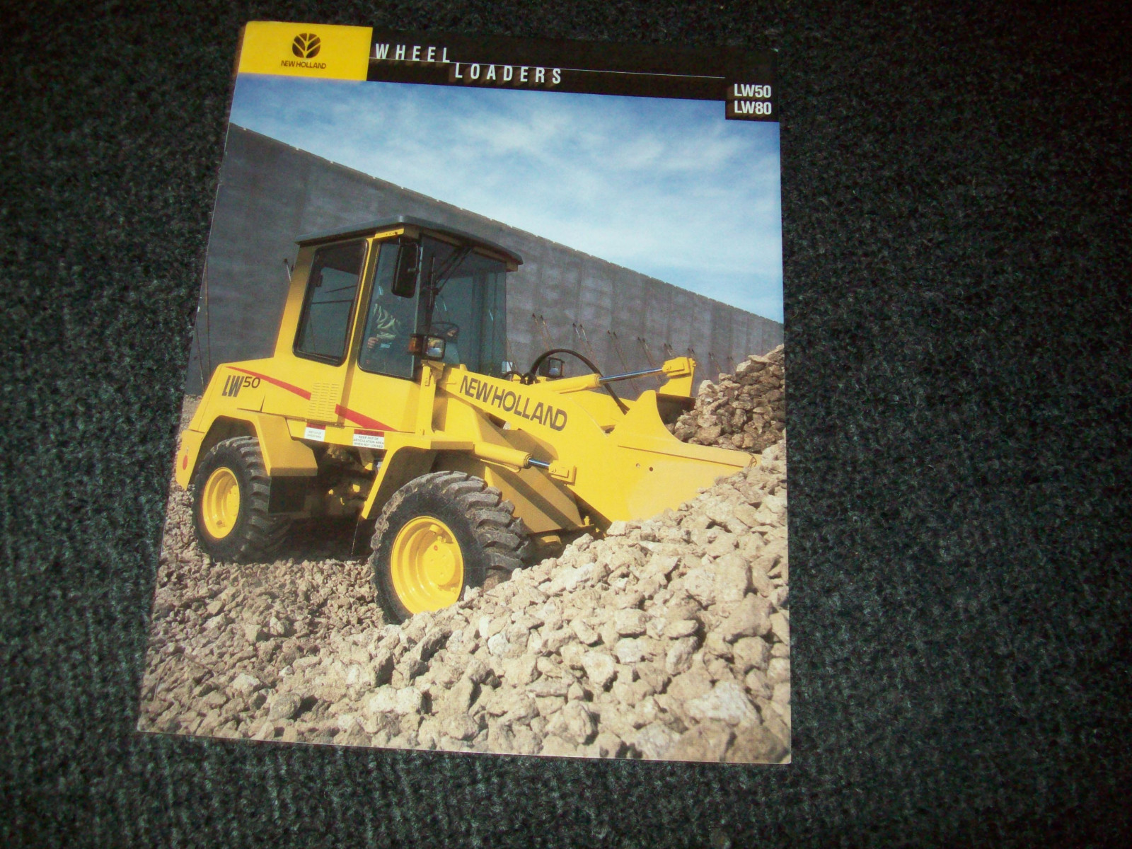 NEW HOLLAND LW50 LW80 WHEEL LOADER BROCHURE AD LITERATURE