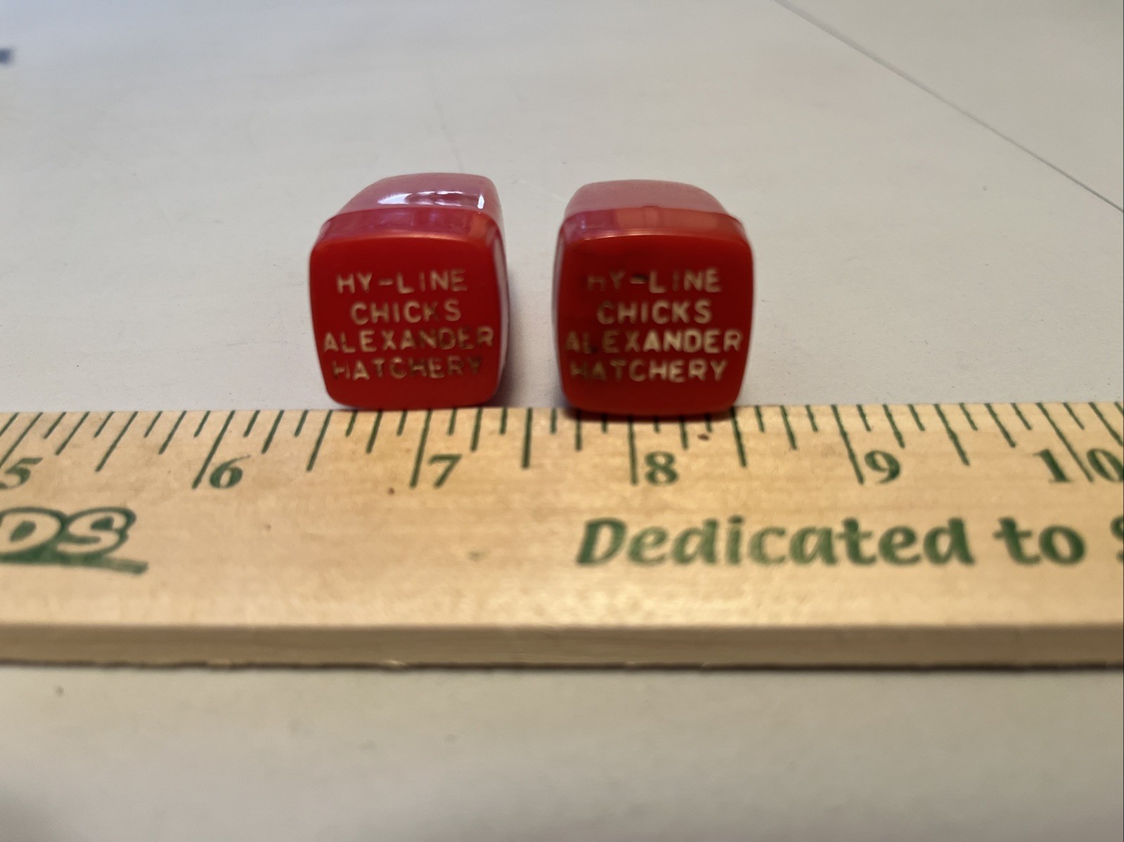 small red plastic salt & pepper shakers Hy-line Chicks Alexander Hatchery IA. A1