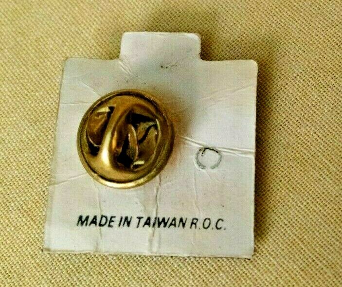 TRACTOR PIN NOS BLUE GOLD BLACK METAL BACK 1 X 13/16 LAPEL HAT DUAL WHEEL CAB.