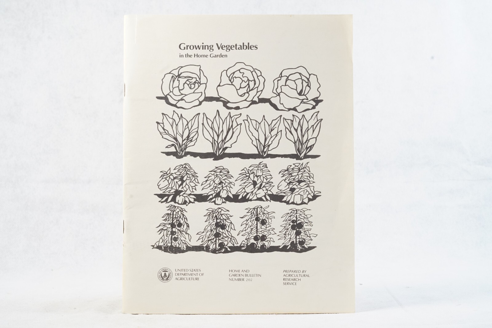 1980 U.S. Department of Agriculture Growing Vegetables Agricultural Brochure 202