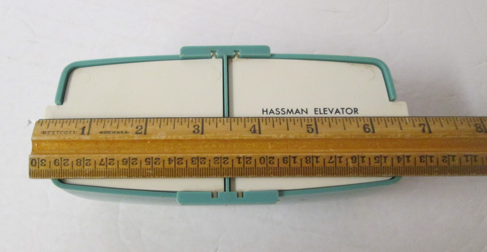 vtg Hassman Elevator & Trucking New Hampton IA Remembrance plastic adv dish rj