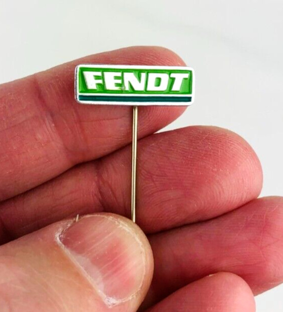 Fendt Tractors 1960s Lapel Pin Farming Machinery Manufacturer Marque Logo *J7h