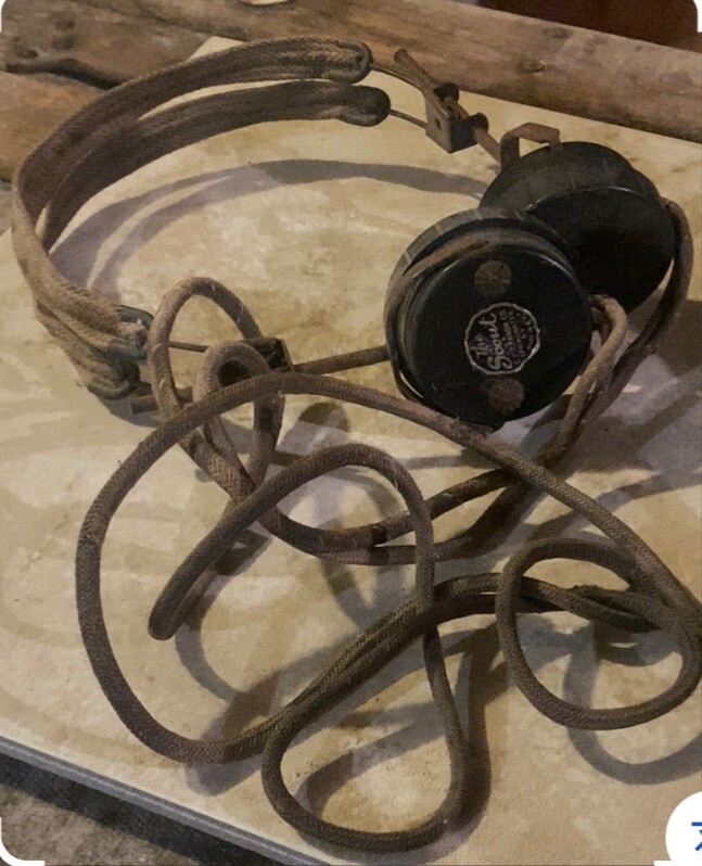 WW2 Era UWG-0510 US Kellogg S+S Co. Headphones