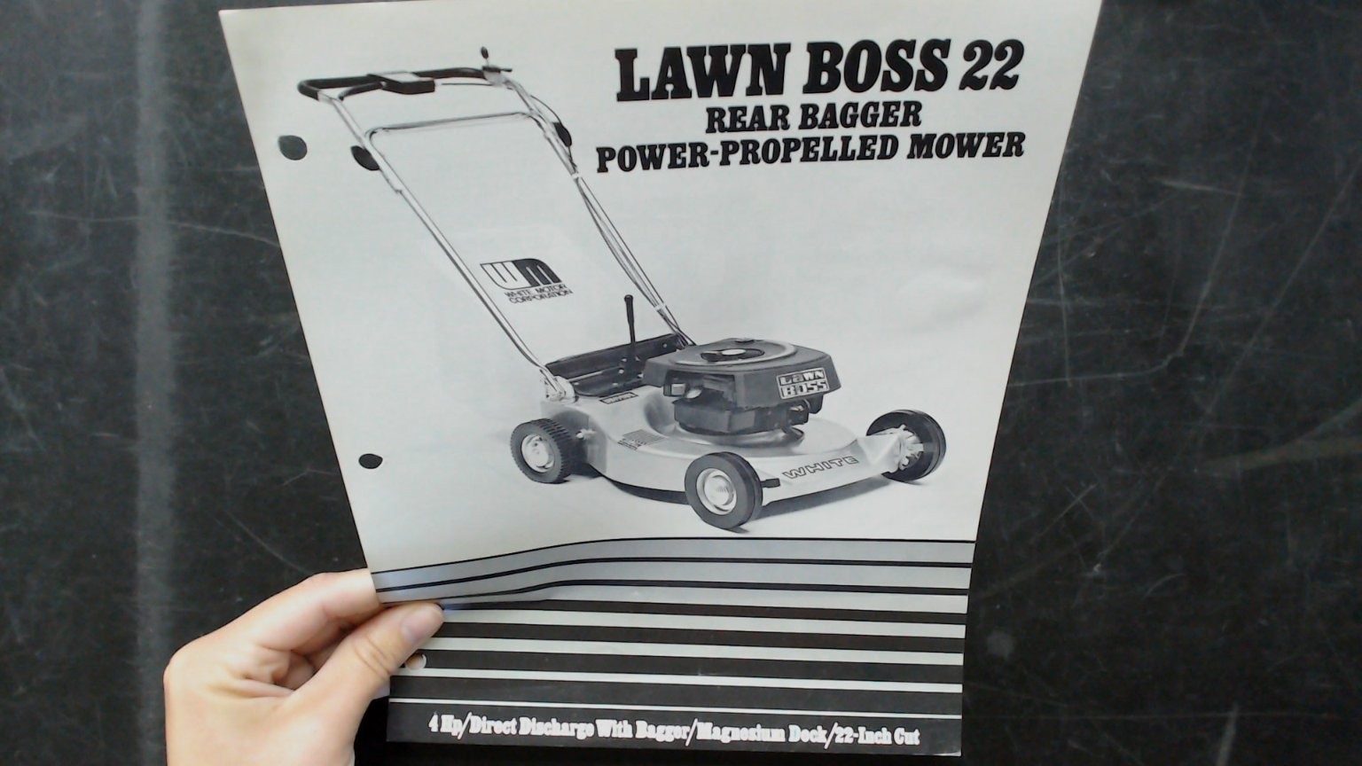 White Outdoor Products Lawn Boss 22 Brochure Magnesium Deck 22-Inch Cut