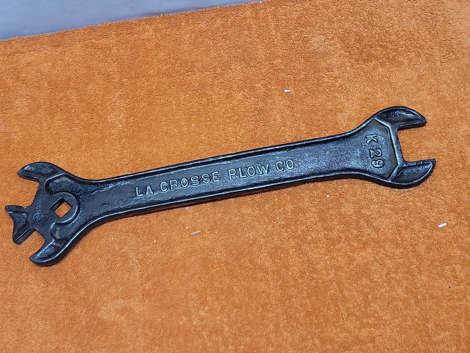 H•Vintage 14&Prime; La Crosse Plow Co. K29 Wrench- Back Side Ruler Marked – Nice