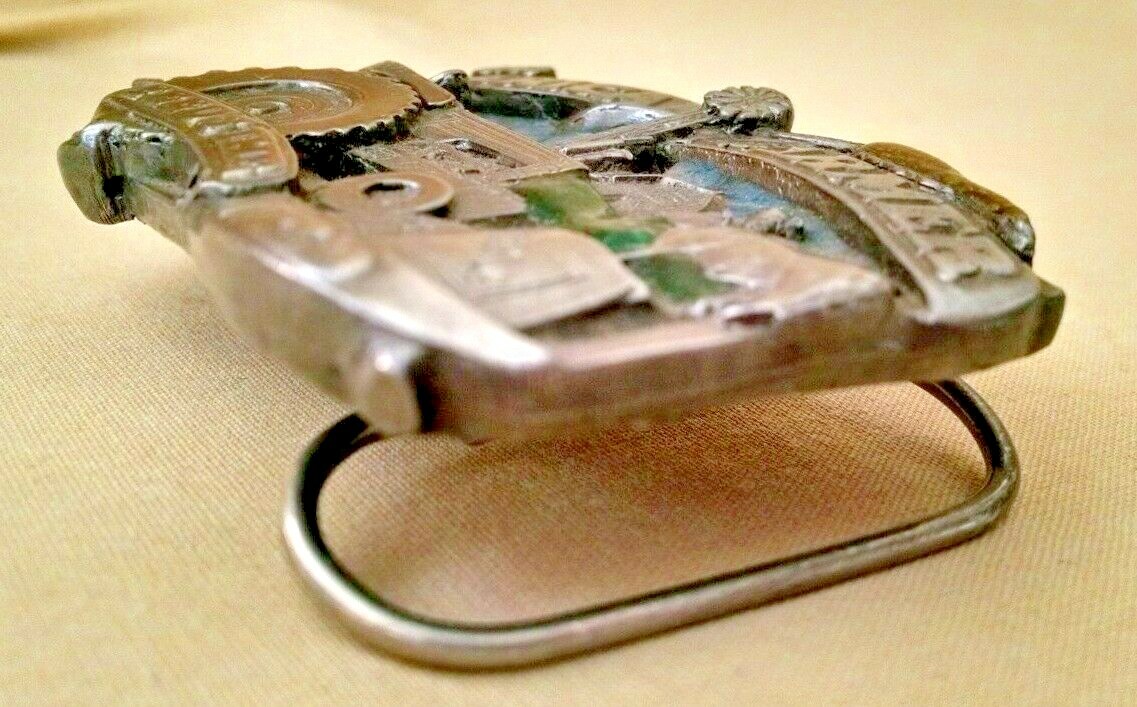 American Farmer Belt Buckle Siskiyou 1983 E-27 Feeds The World Tractor Cow Barn