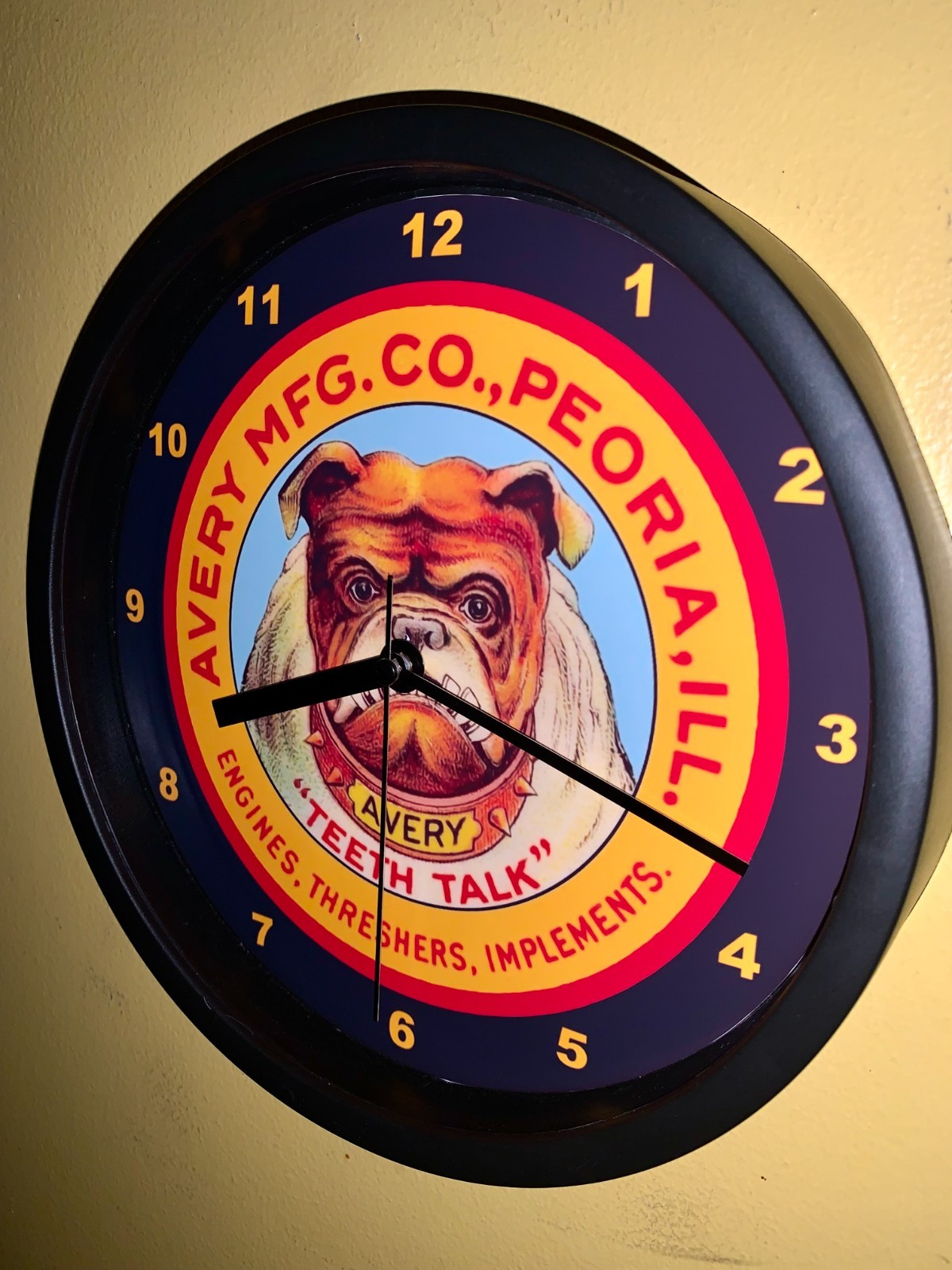 Avery Bull Dog Tractor Peoria Illinois Farm Barn Garage Man Cave Clock Sign