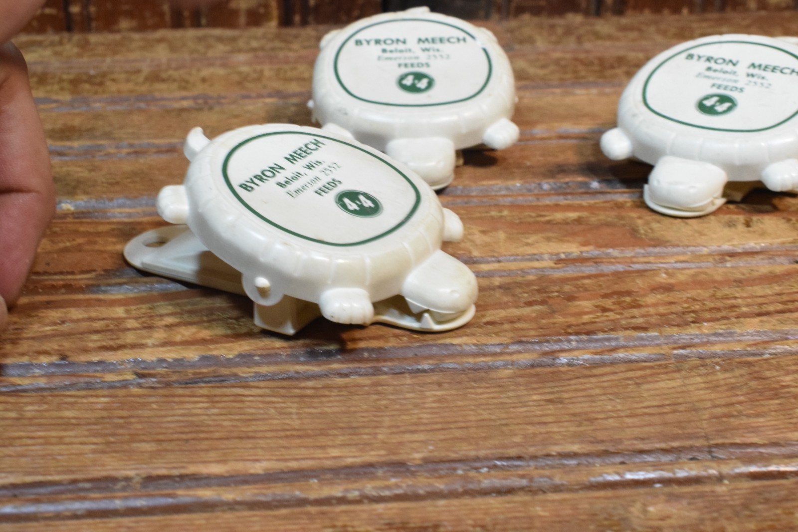 4×4 BYRON MEECH FEEDS TURTLE PINCH CLIP CLOTHES PIN CIRCA 1950s BELOIT WISCONSIN