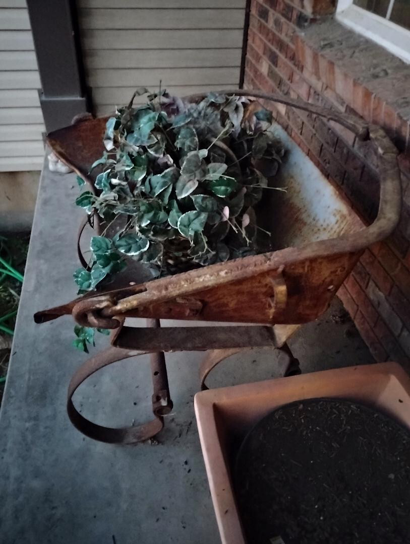 Antique vintage old large metal antique tractor yard orament