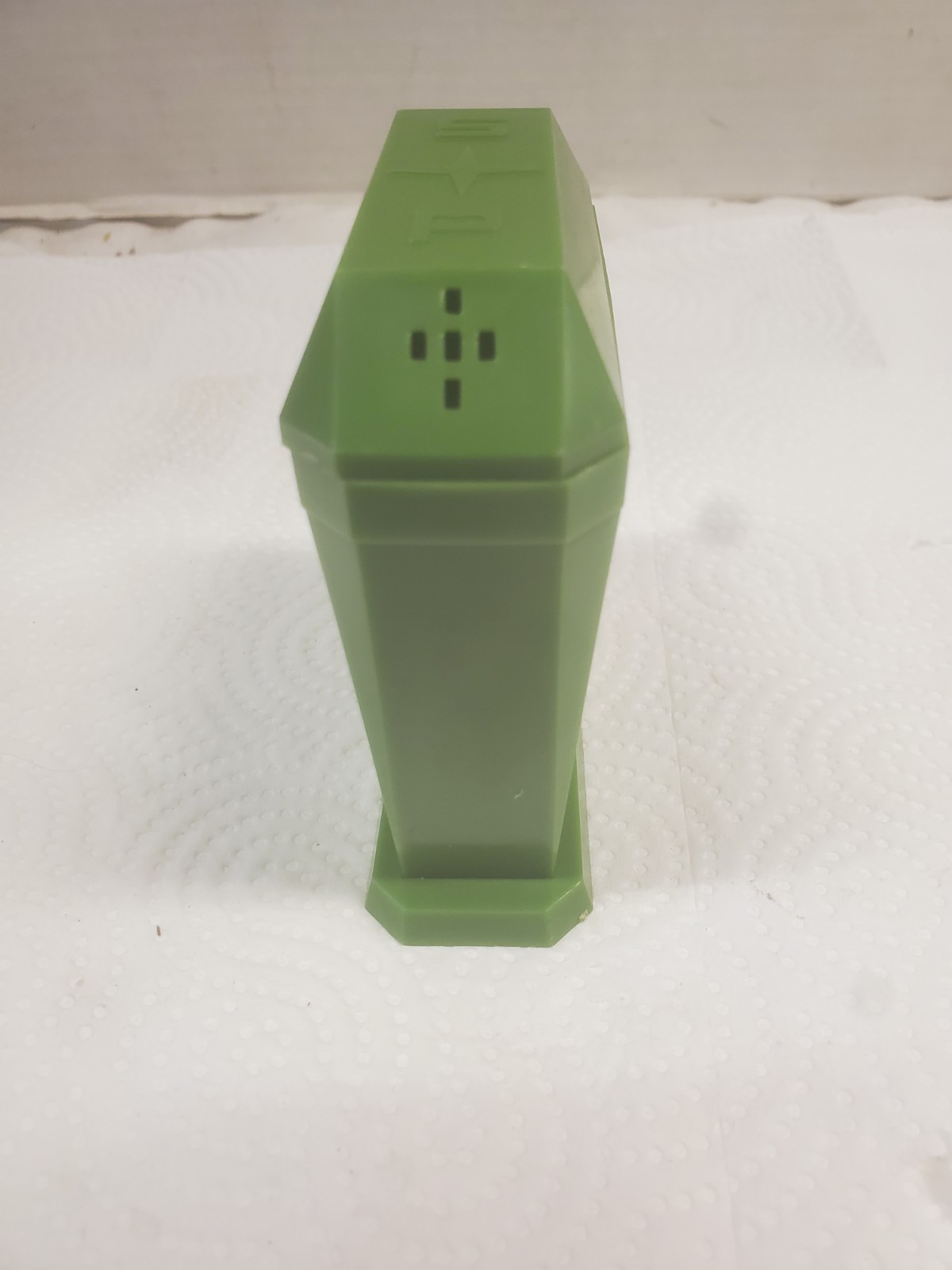 Green Plastic Salt & Pepper Shaker Shear Elevator Bristow Iowa Grain Feed