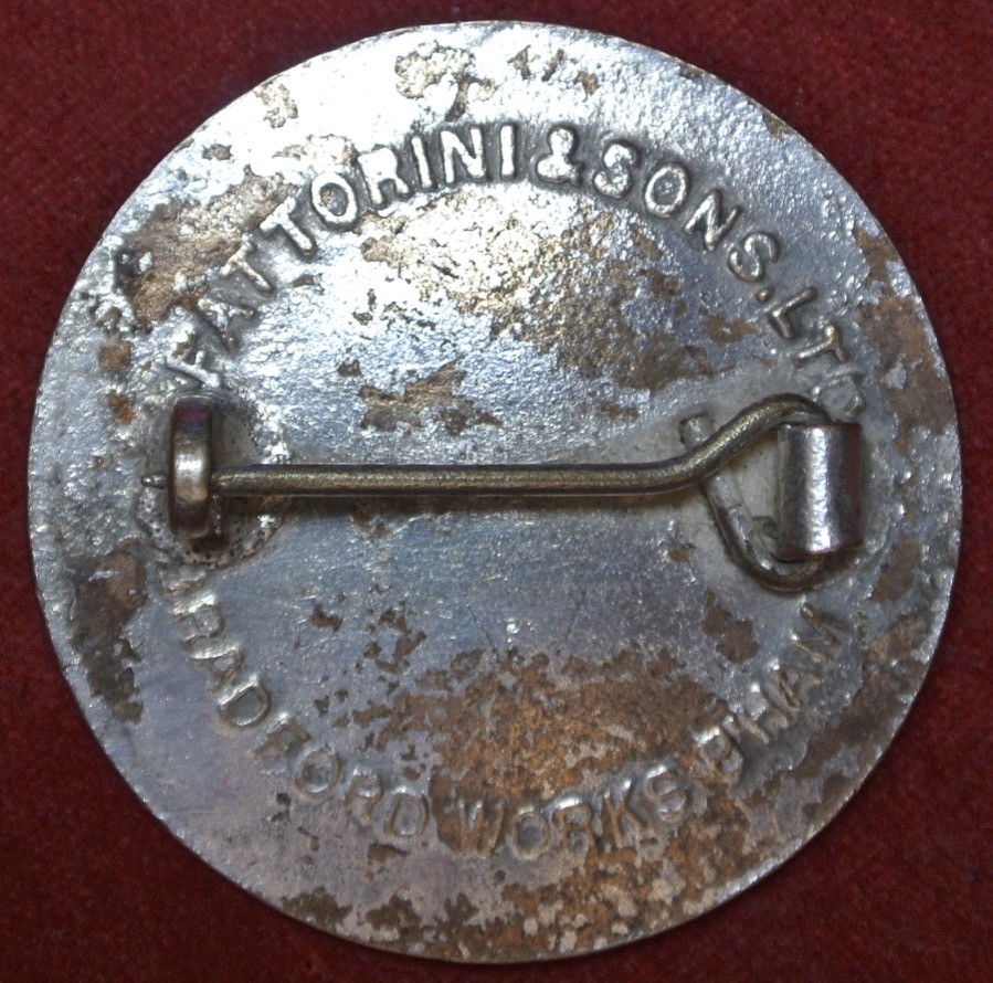 Vtg YOUNG FARMERS’ CLUB BERKSHIRE England PINBACK – Blue Enamel – Bradford Works