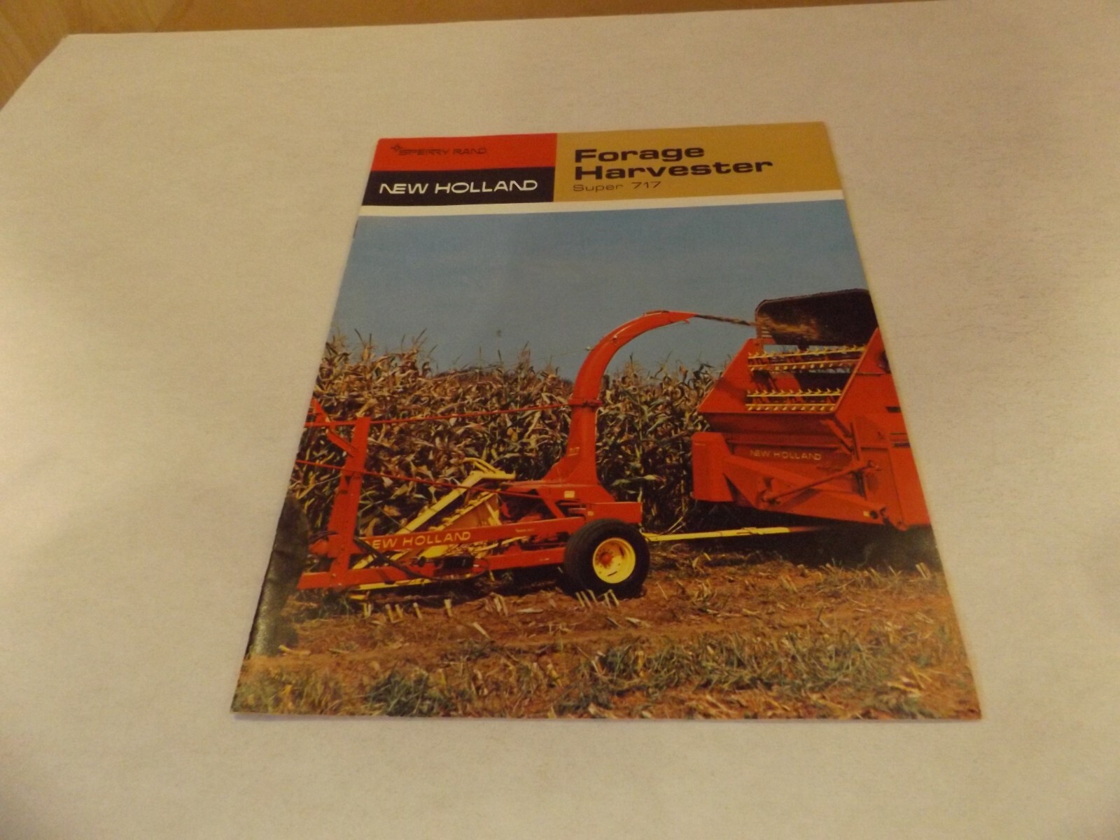 1969 SPERRY RAND NEW HOLLAND FORAGE HARVESTER SUPER 717. LIT # 31071714 12/69