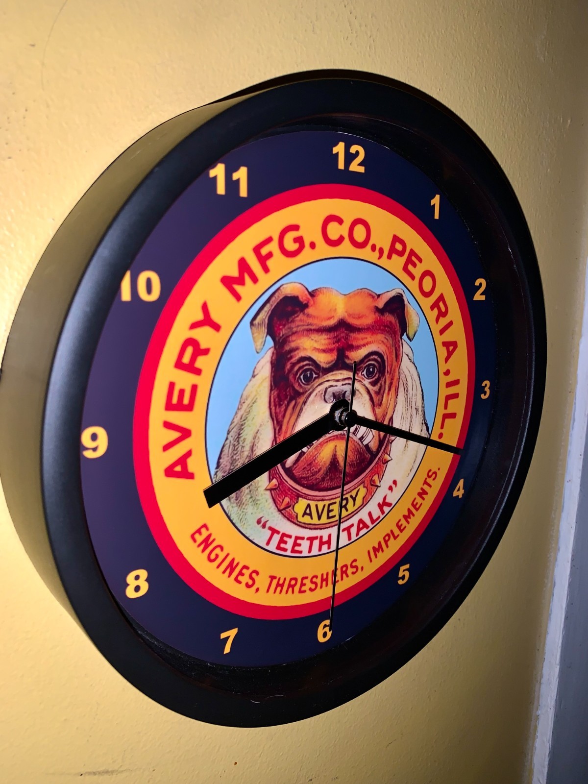 Avery Bull Dog Tractor Peoria Illinois Farm Barn Garage Man Cave Clock Sign