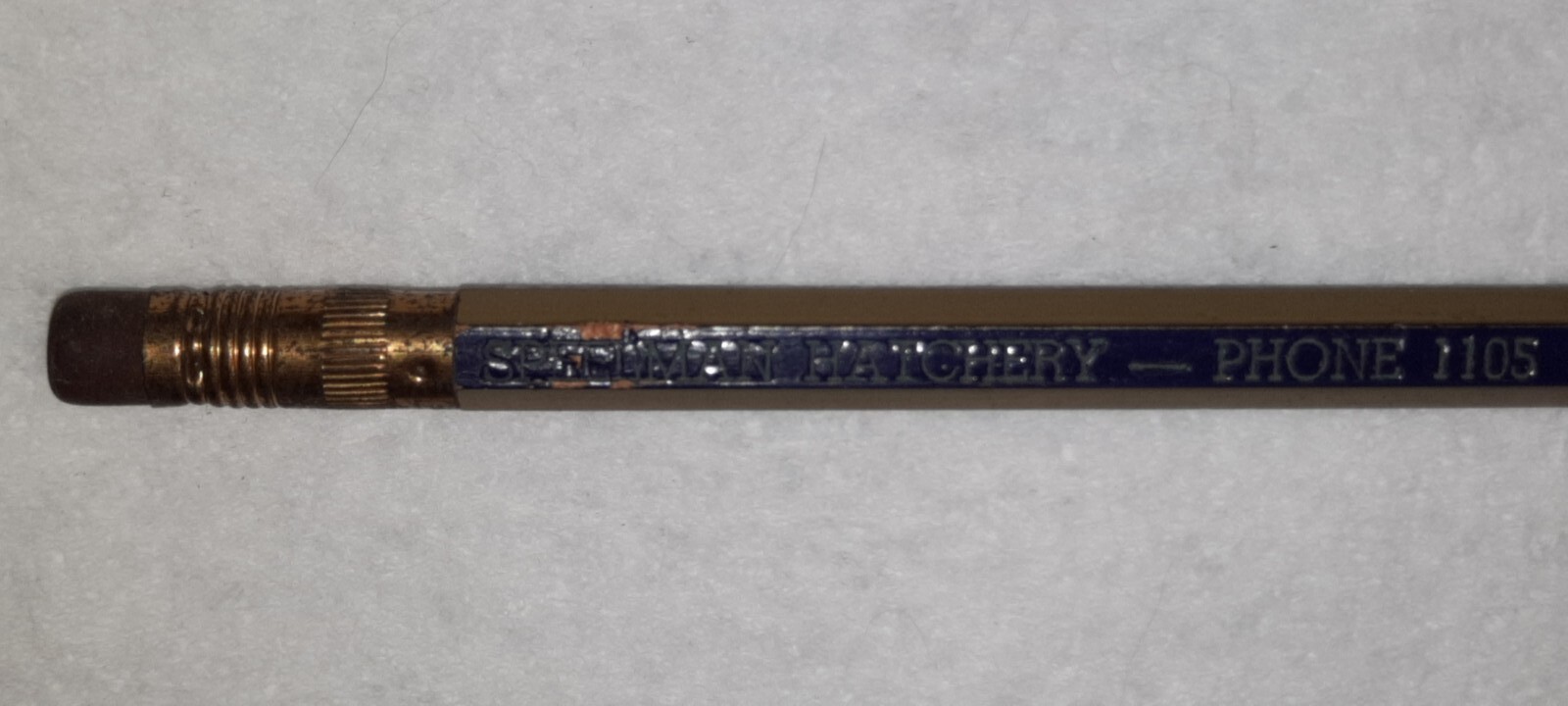 LONG FERRULE « Sherman Hatchery – Phone 1105 » Gold & Black Unused Wood Pencil