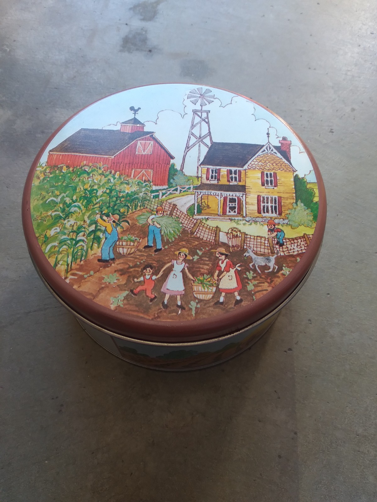 Farming Round Tin Barn Farm Collectible Corn Field Vintage