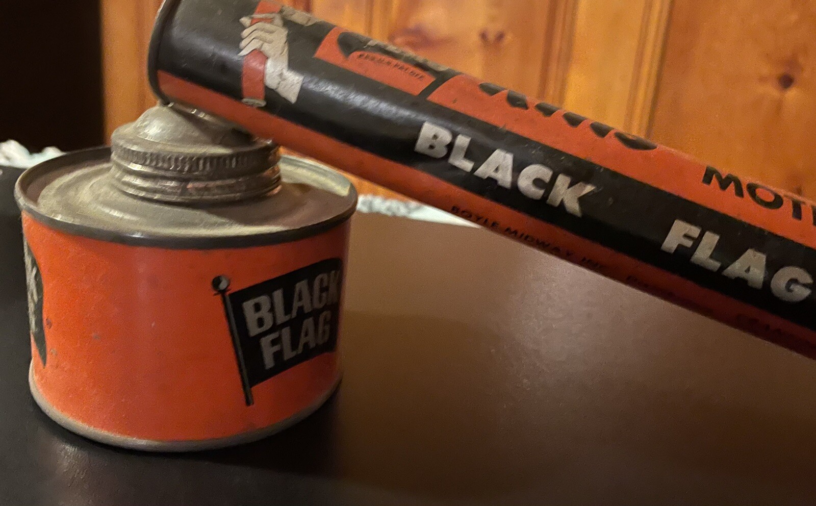 Vintage Advertising Black Flag Bug Metal Tin Can 1 Pint All Purpose Sprayer