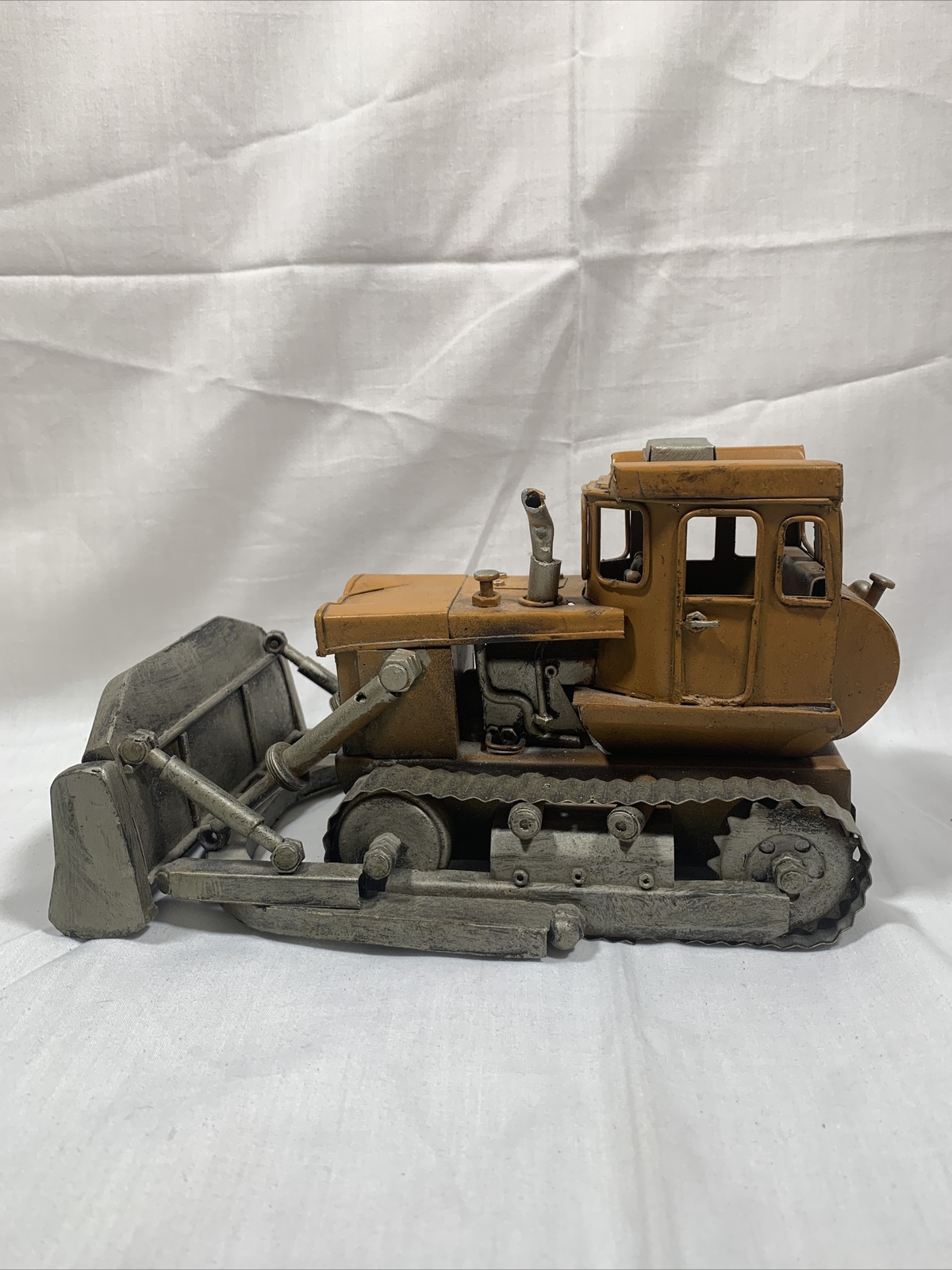 Bulldozer Metal Scale Model 12&Prime; Collector Construction Bulldozer Great Condition