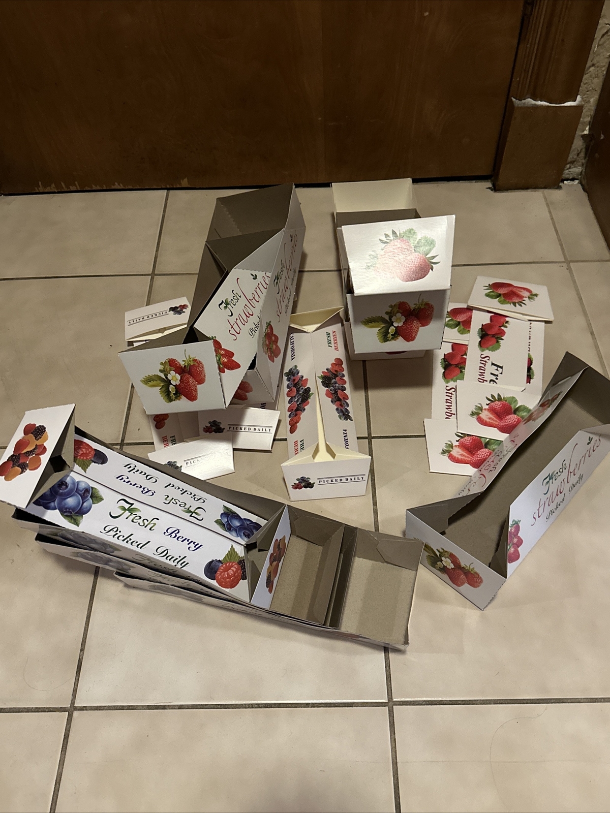 Lot of 15 cardboard berry / fruit / garden baskets