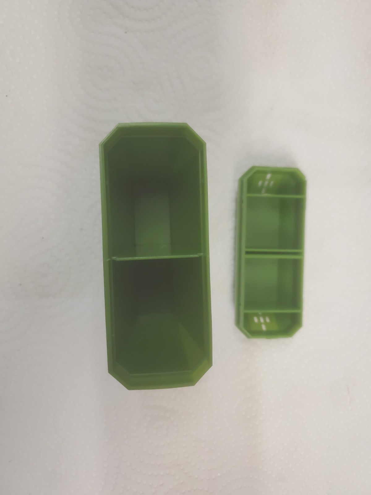 Green Plastic Salt & Pepper Shaker Shear Elevator Bristow Iowa Grain Feed