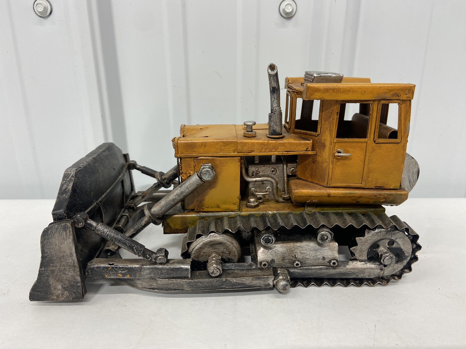 Vintage Bulldozer Metal Scale Model 10&Prime; Collector Construction Bulldozer