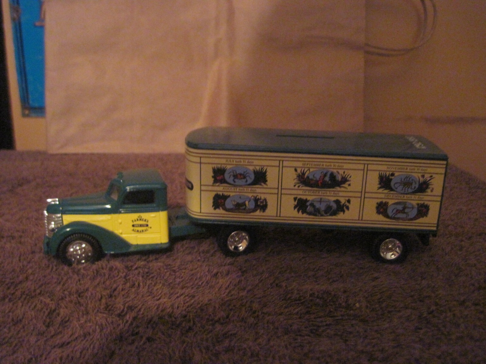ERTL Farmer&rsquo;s Almanac 1948 Diamond T Tractor Trailer, 200th Anniversary