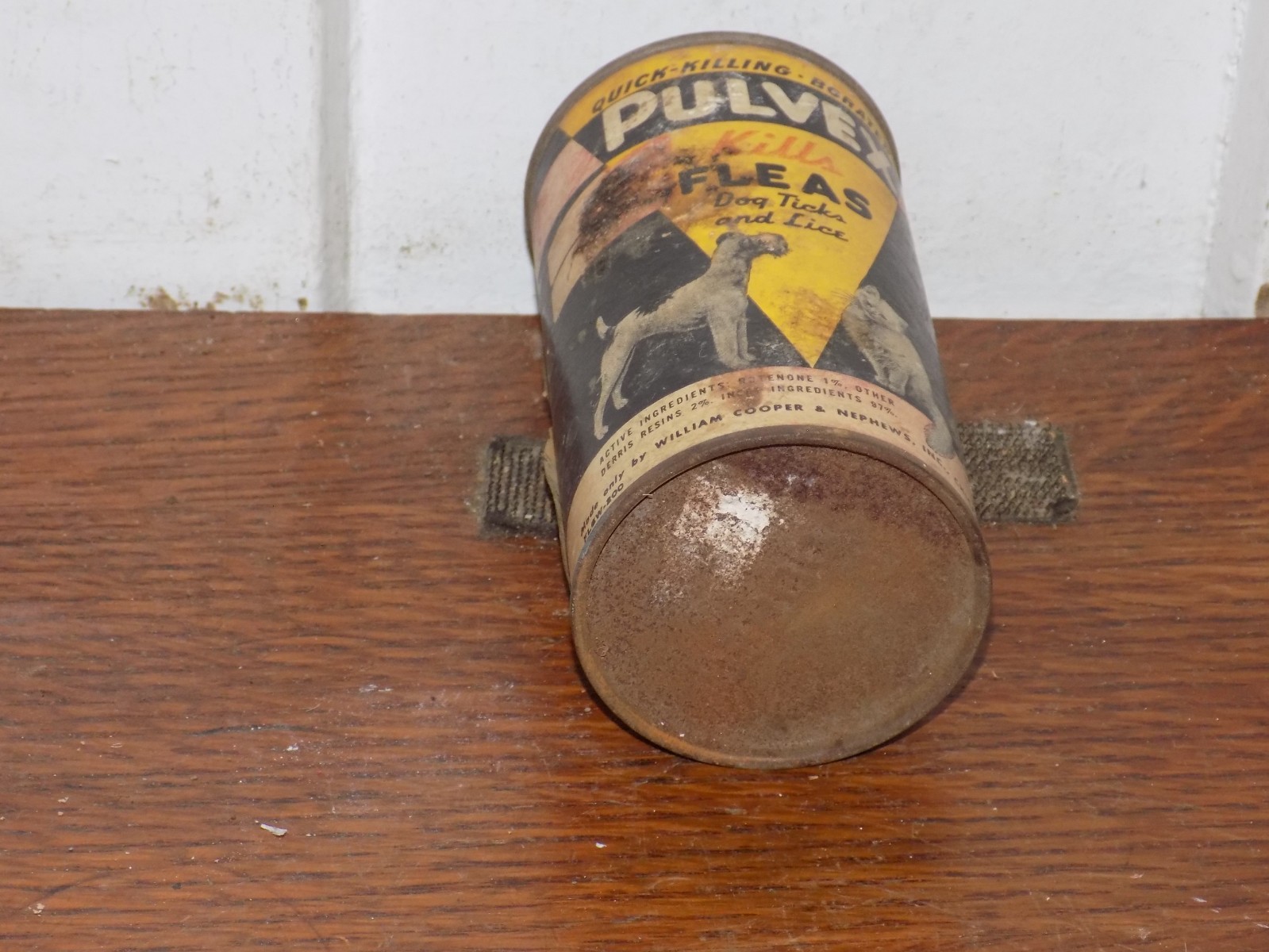 Vintage Pulvex Flea Powder EMPTY Cardboard 3 3/5 ounces Container