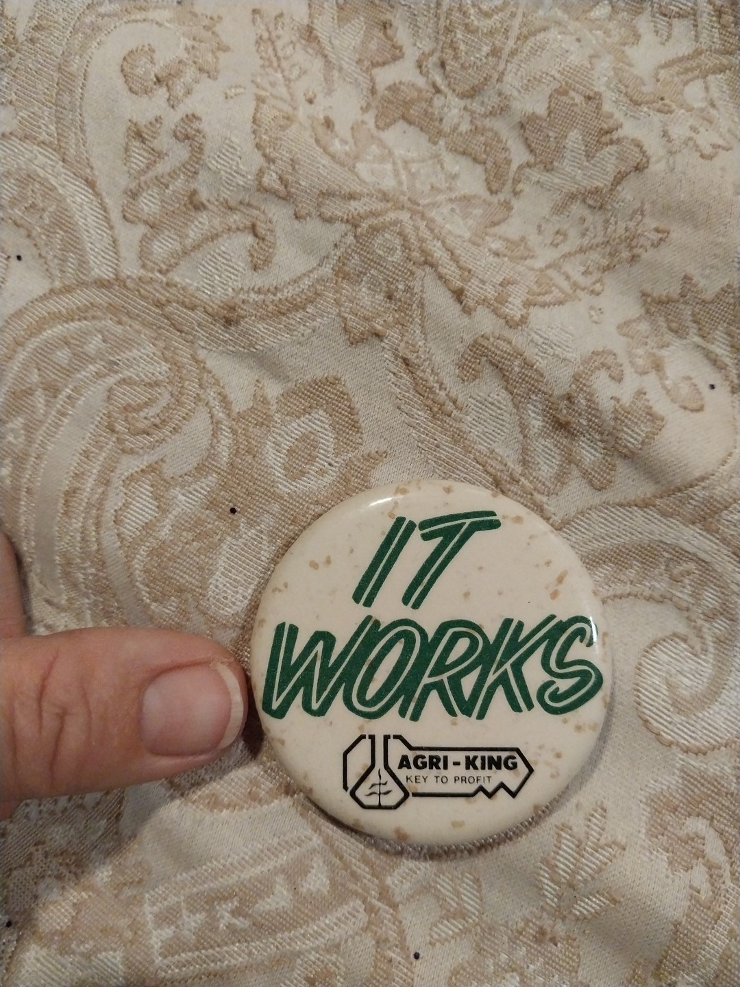 Vintage It Works Agri-King Key To Profit Pinback Button Badge Pin