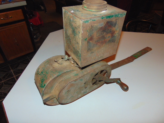 * Vintage Hudson Duster Sprayer No. 601 H. D. Hudson Mfg Co. Chicago